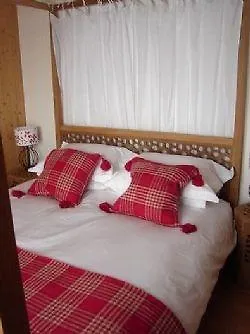 Chalet Ellis *